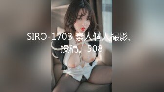 大学女友在家。