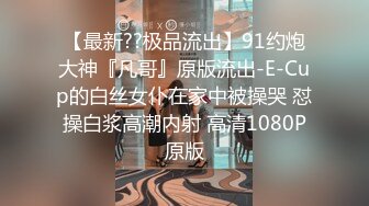 超市老板暗藏摄像头偷拍3个收银妹子上厕所,看看哪个妹子上班时间喜欢偷懒跑厕所 (1)