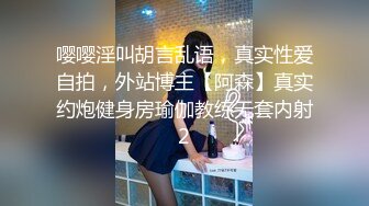 -半夜被对门吵的睡不着偷偷起来看看是在干啥呢