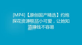 家庭攝像頭破解TP偷拍激情四射的夫妻啪啪啪邊看A片邊69互舔拿道具幹的大奶媳婦啊啊叫玩完進入瘋狂輸出