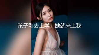 胆大牛人潜入妇幼保健院WC多角度偷拍手拿验尿杯的皮裤妹子走起路来真MAN