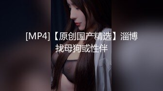 顶级模特美女口技入神，表情销魂