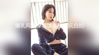 大神旅游景区一路走一路抄底众多的美女少妇眼界大开 (21)