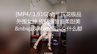 露脸姐妹花激情大秀，微胖美女颜值不错跟贫乳大姐互相抽插，浪叫不止穿上假鸡巴内裤后入换着草，精彩刺激