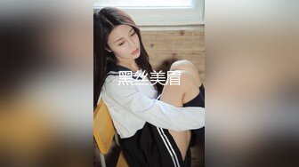 花重金收买女同学偷拍她们宿舍的女生洗澡